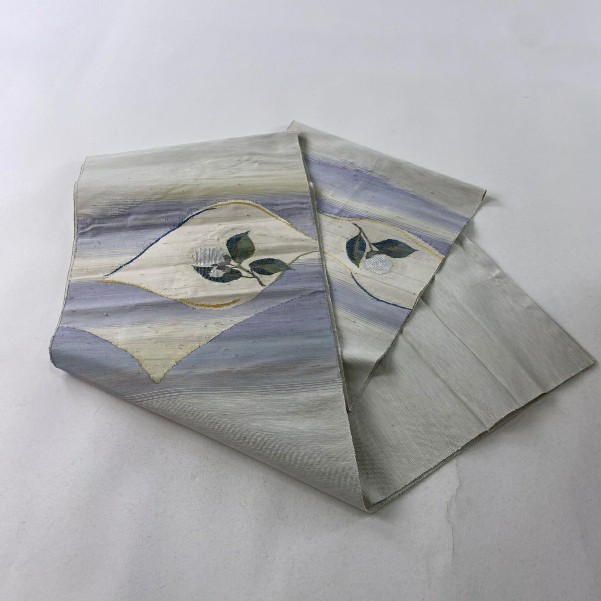 【庫存清倉】 名古屋帶 優品級 紬織織 大和 草花紋 灰色 純蠶絲