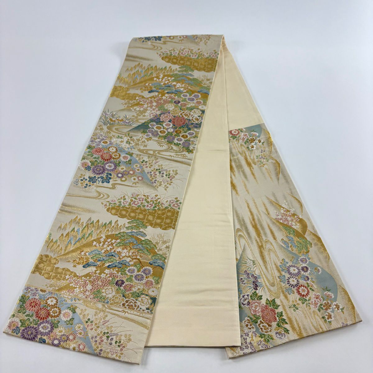 袋帶 美品 秀品級 山水花的彩 草花紋 流水 金絲 金金箔 米色 六通 純蠶絲