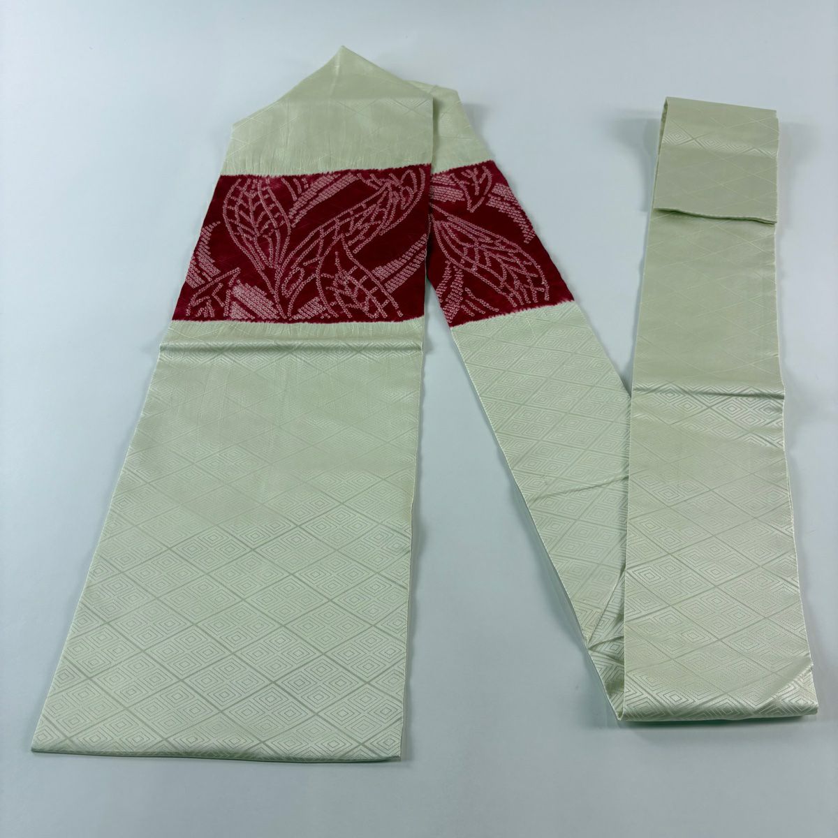 【美品】 名古屋帶 優品級 葉柄 地紋 絞染 深紅 純蠶絲
