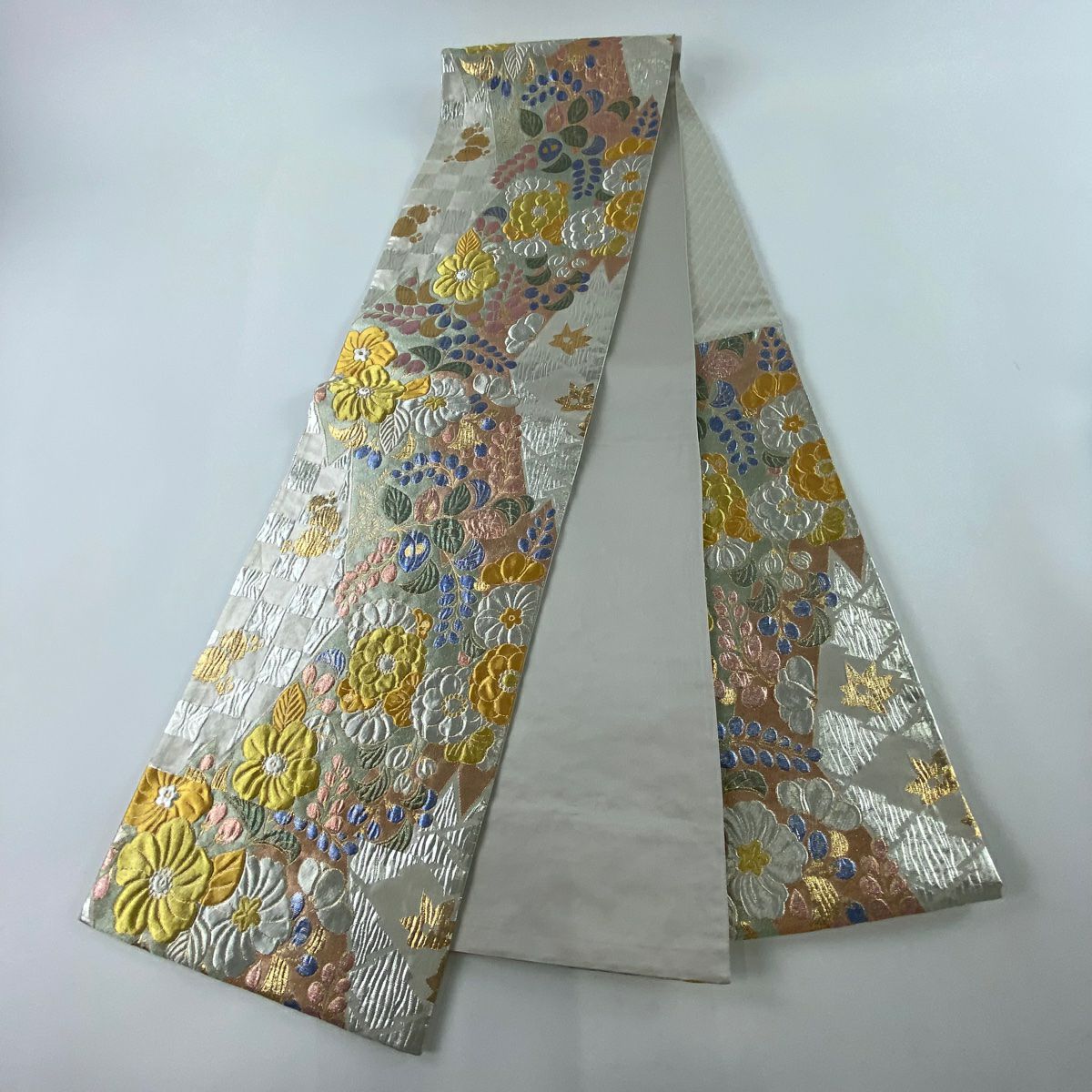 【美品】 袋帶 秀品級 草花紋紋 市松樹 金銀彩 金金箔 銀 六通 純蠶絲