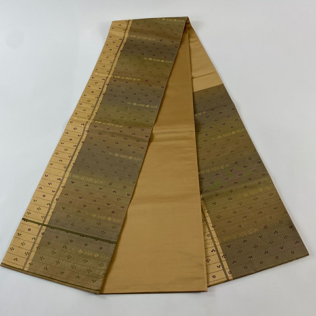 【美品】 袋帶 逸品級 となみ織物 落款あり 証紙あり 關西裁縫 縞 菱 金絲 茶 六通 純蠶絲