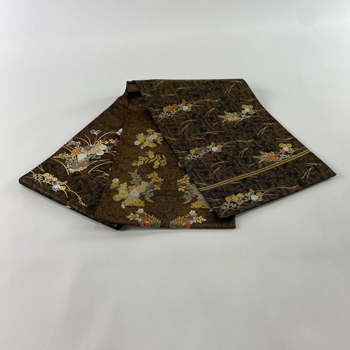 袋帶 秀品級 草花紋紋 松樹葉 金銀彩 金金箔 黑色 お太鼓柄 純蠶絲