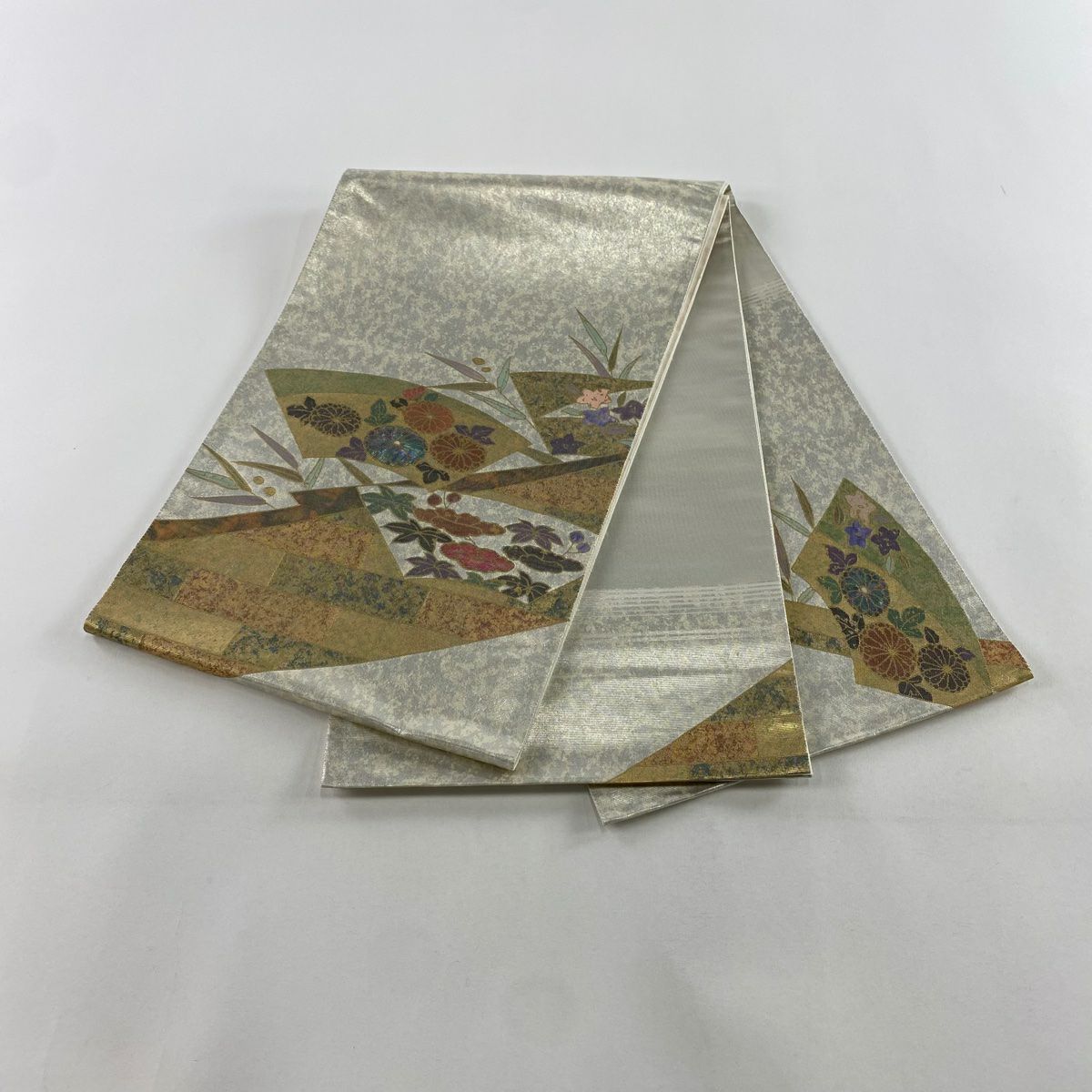 【美品】 袋帶 秀品級 扇子面 草花紋 螺鈿金金箔 金銀彩 純蠶絲