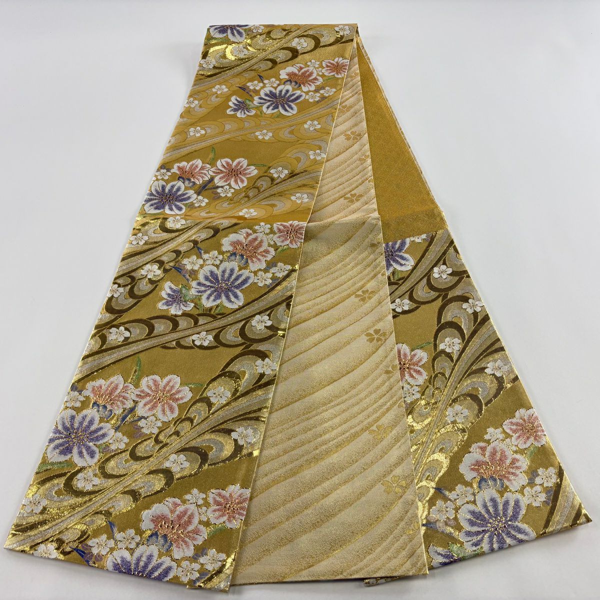 【美品】 袋帶 秀品級 草花紋紋 流水 金金箔 金絲 金色 六通 純蠶絲