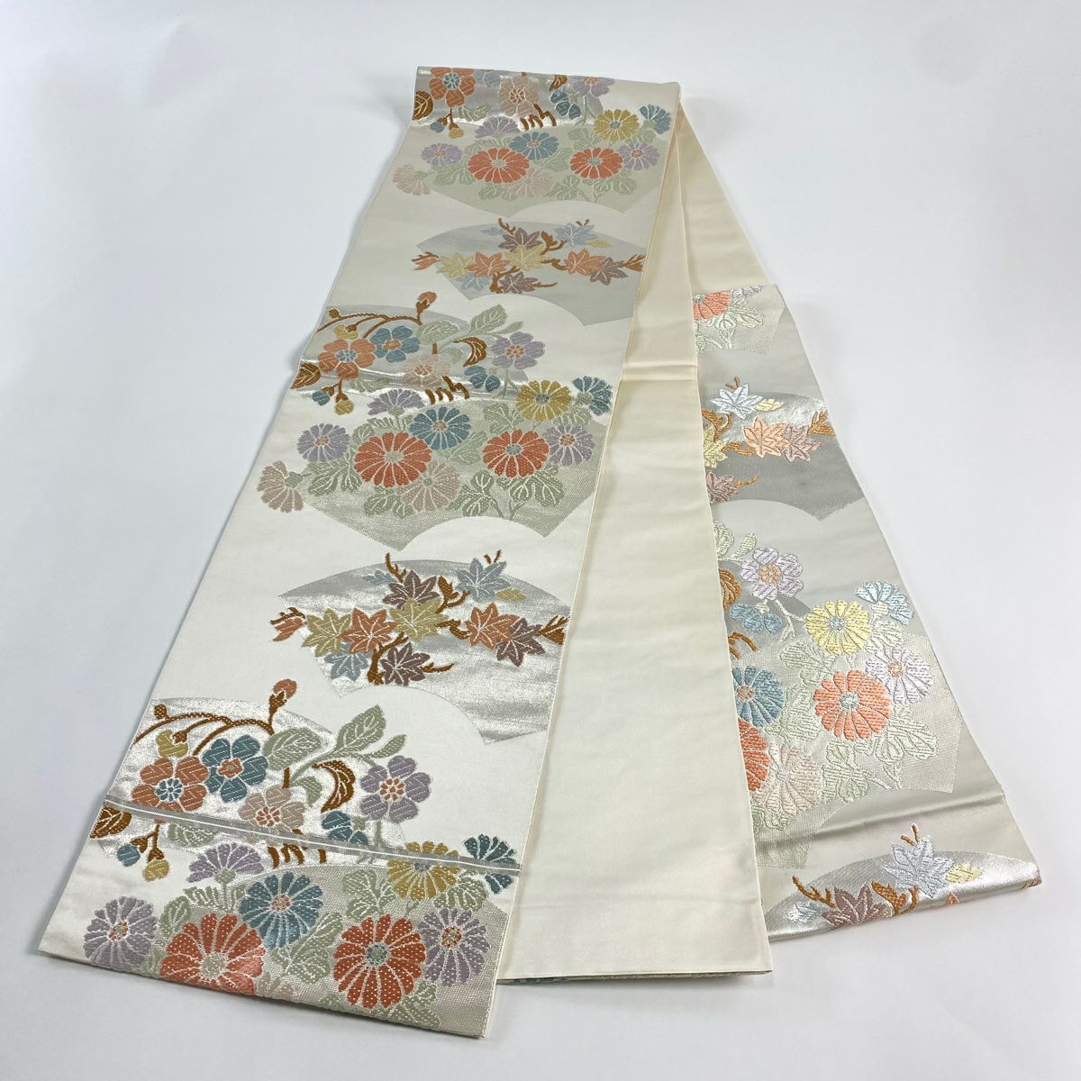 【庫存清倉】 【美品】 袋帶 名品級 扇子面 草花紋紋 金金箔 唐織 白色 六通 純蠶絲