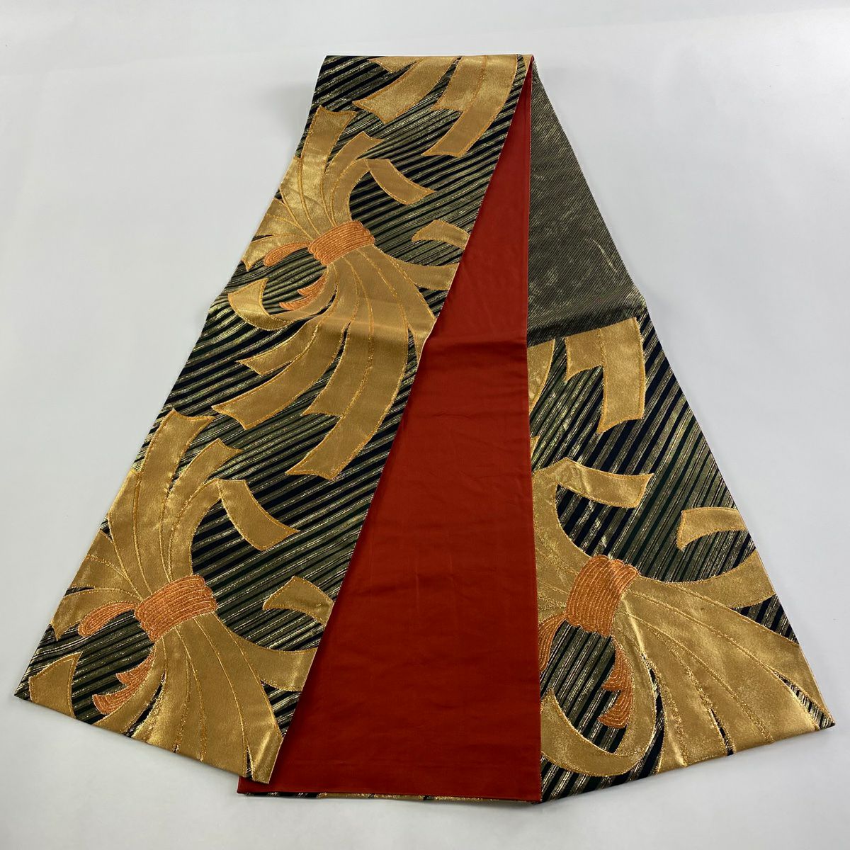 【美品】 袋帶 秀品級 束捆熨斗紋 斜紋 金絲 金金箔 黑 六通 純蠶絲