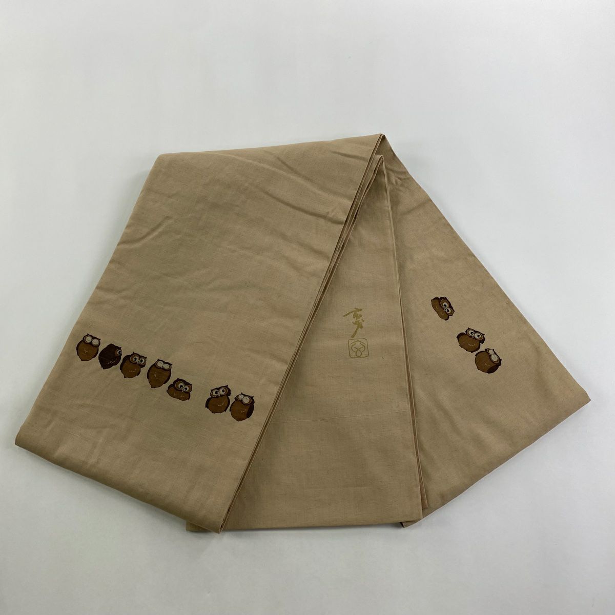 【美品】 袋帶 逸品級 大久保玄才 落款あり 紬織織 ふくろう(貓頭鷹) 米色 お太鼓柄(太鼓圖案) 純蠶絲