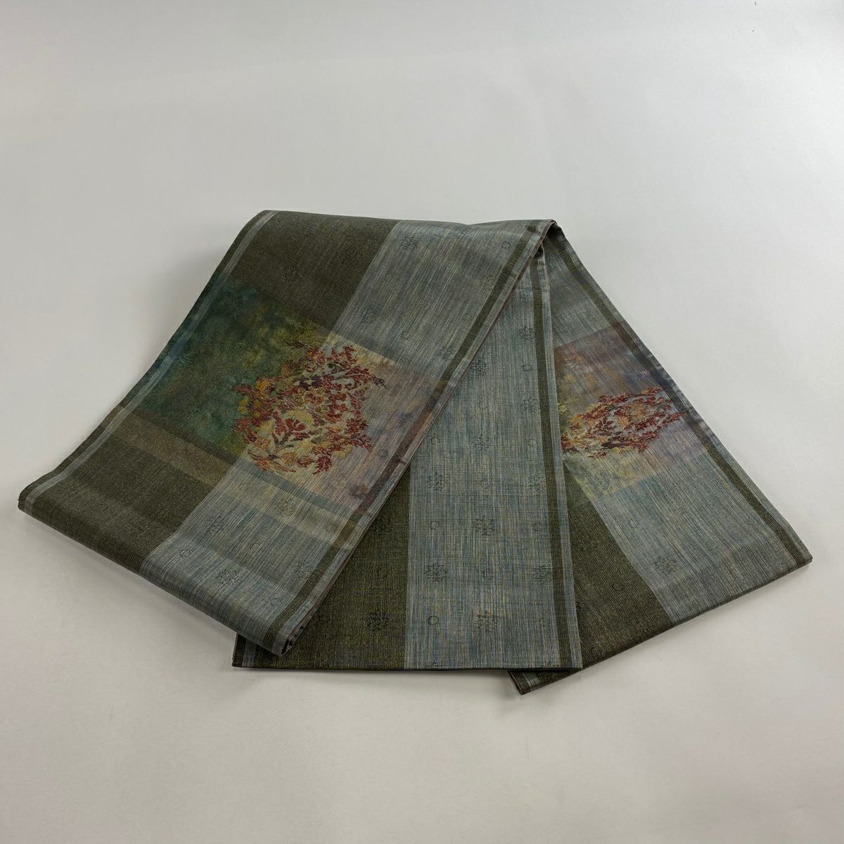 【美品】 袋帶 秀品級 草花紋紋 縞紋 金銀彩 金金箔 灰茶色 お太鼓柄 純蠶絲