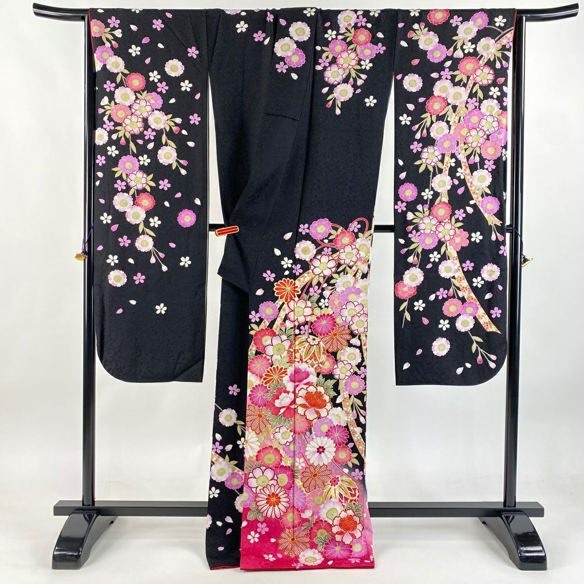 【美品】振袖禮服 身長172.5cm 袖長69.5cm L 雙層 草花紋紋 手毬 銀通し 漸層 黑 純蠶絲 逸品級