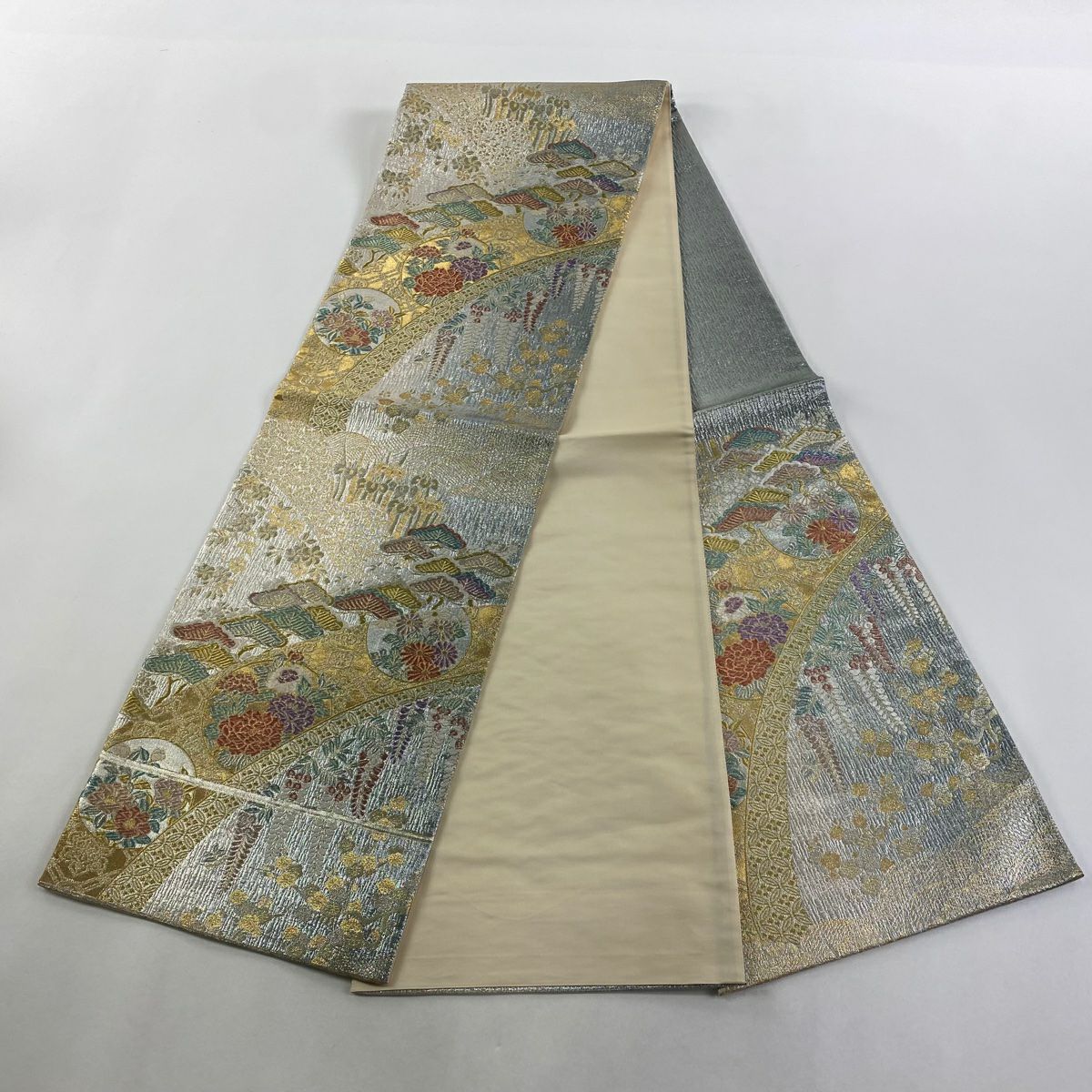 【美品】 袋帶 秀品級 關西仕立 松樹 草花紋紋 金銀彩 金色 六通 純蠶絲