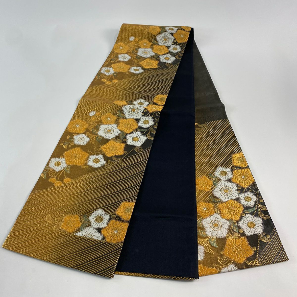 【美品】 袋帶 秀品級 證書齊全 草花紋紋 金銀彩 金金箔 金色 六通 純蠶絲
