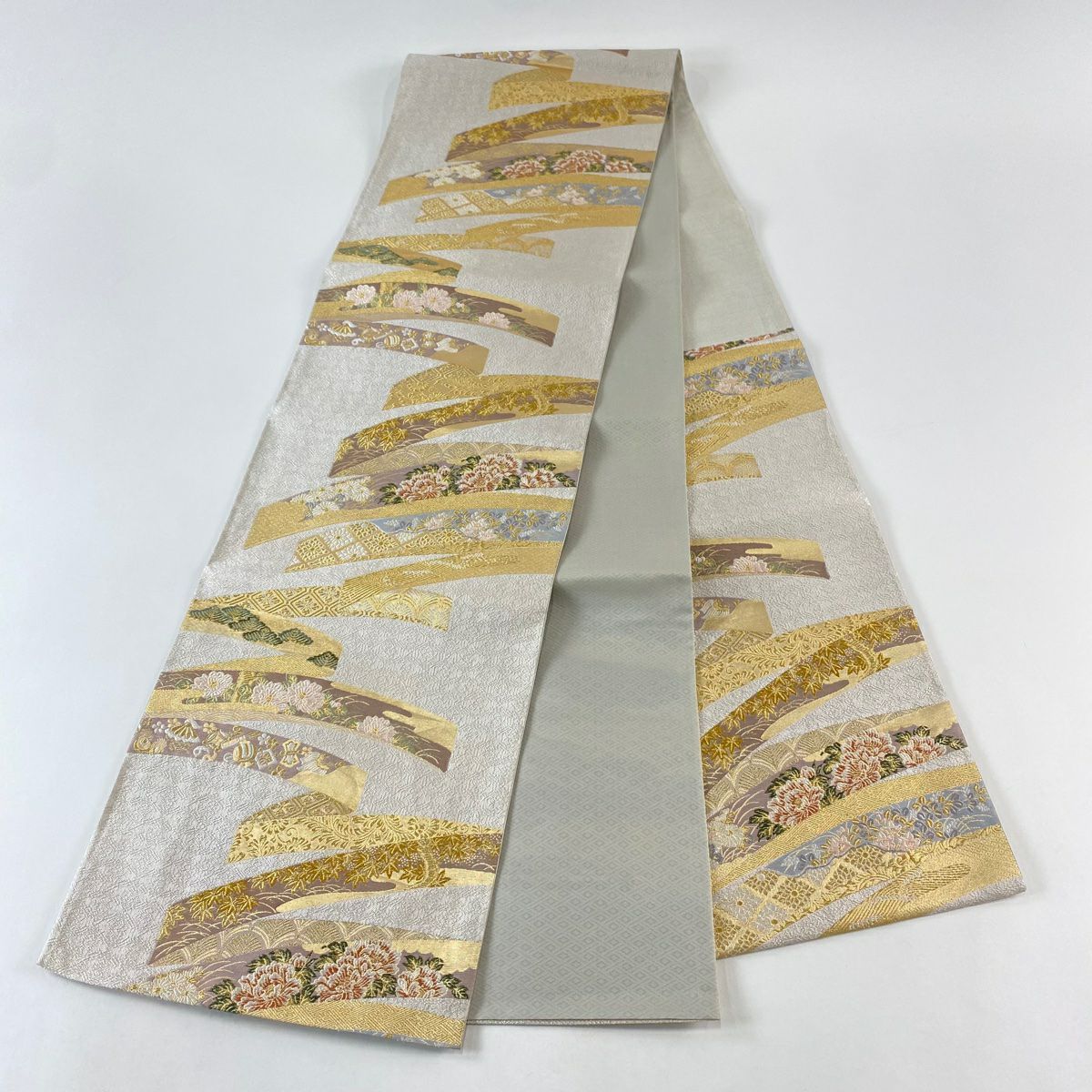 【美品】 袋帶 秀品級 鬘帶 草花紋刺繡 金銀彩 粉米色 六通 純蠶絲