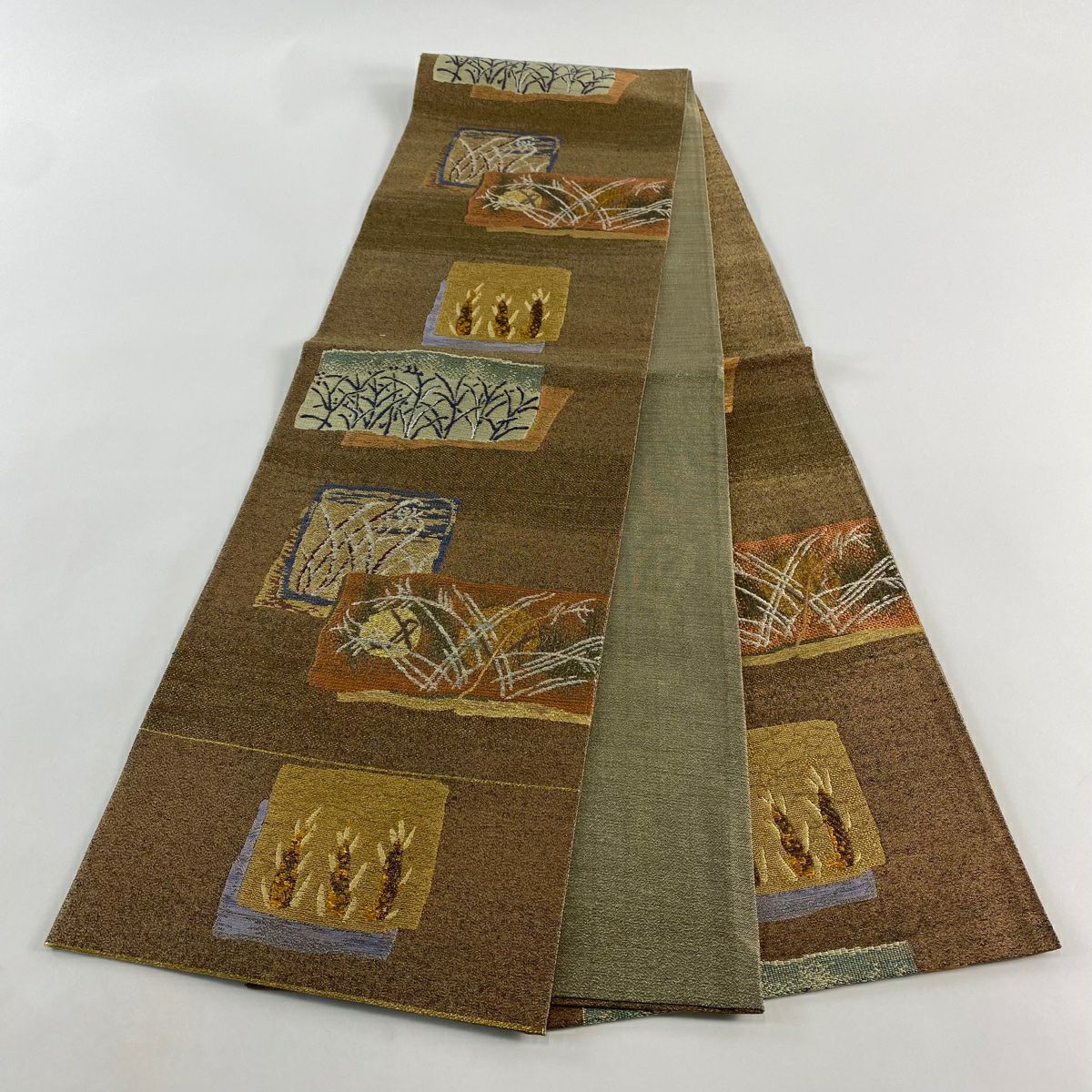 【美品】 袋帶 秀品級 陶彩角平鉢文 關西裁縫 筍 葉紋 金銀彩 金金箔 焦茶 六通 純蠶絲