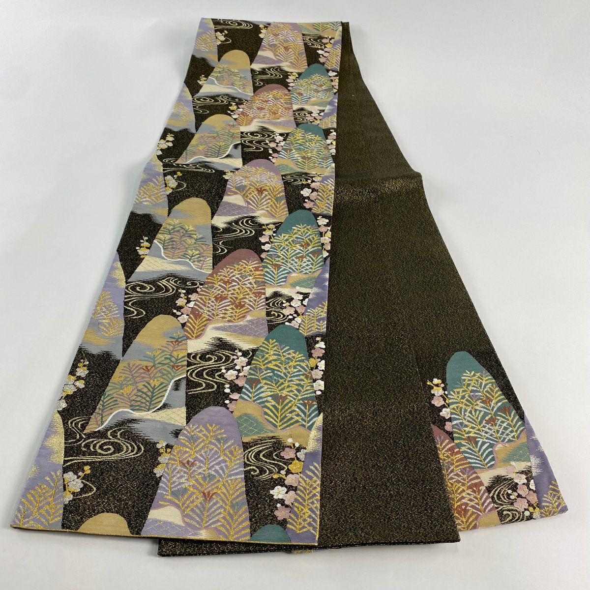 【美品】 袋帶 名品級 松樹梅花 流水 金銀彩 金金箔 墨 黑色 お太鼓圖案 純蠶絲