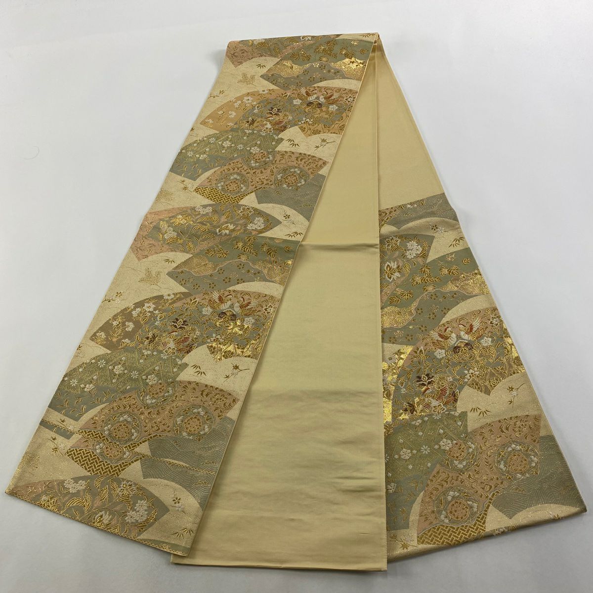 【美品】 袋帶 秀品級 關西仕立 扇子面 向鳥 金絲 金金箔 米色 六通 純蠶絲