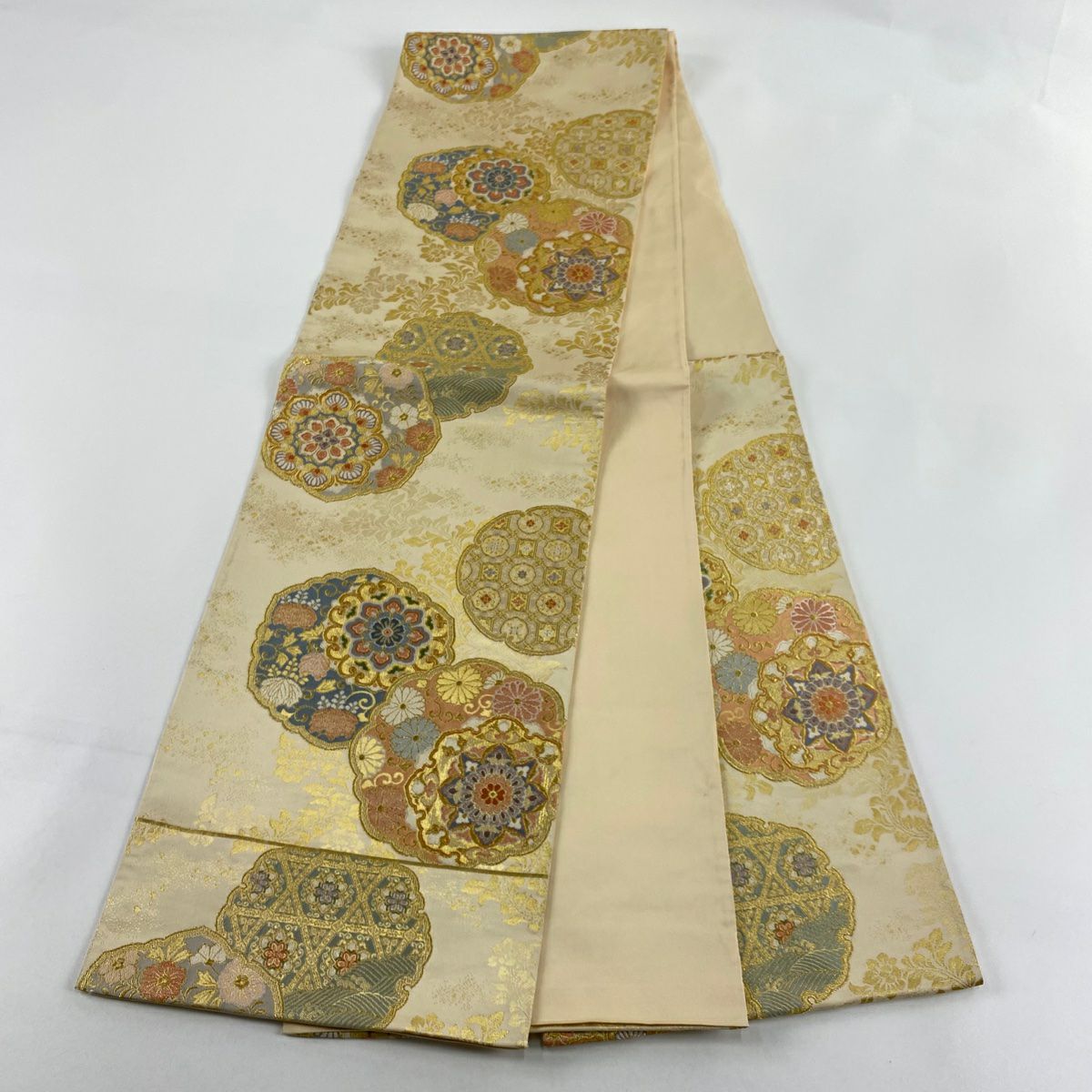 【美品】 袋帶 秀品級 低織 華紋 花唐草紋 金絲 刺繡 米色 六通 純蠶絲