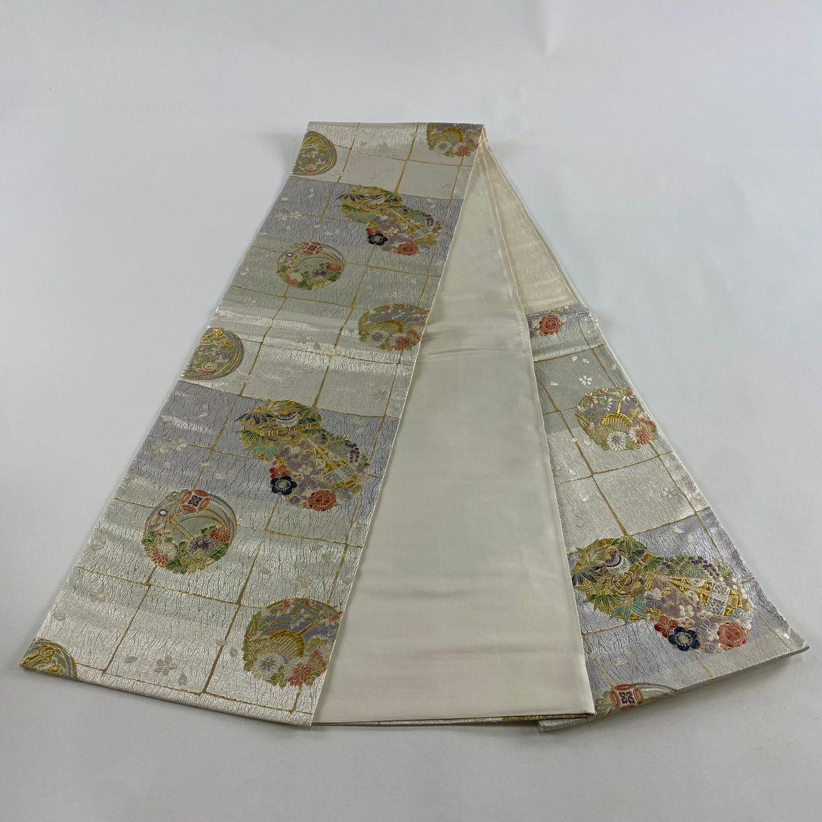 【美品】 袋帶 秀品級 草花紋紋 和樂器 金糸 金金箔 灰白 六通 純蠶絲