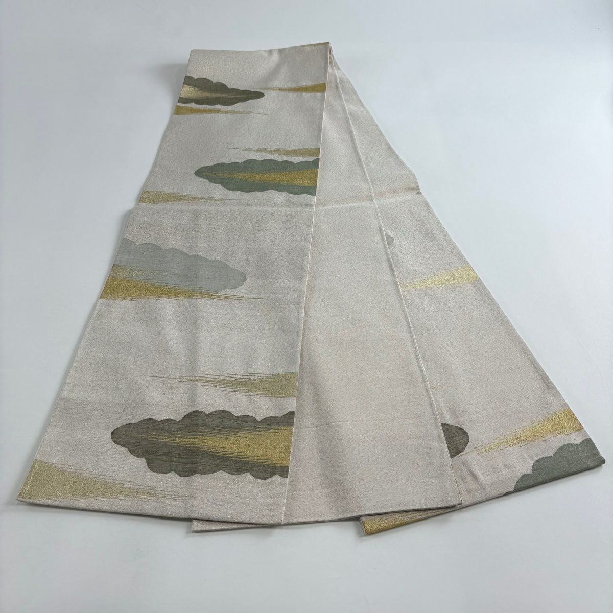 【美品】 袋帶 名品級 雲紋 霞 金絲 米色 六通 純蠶絲