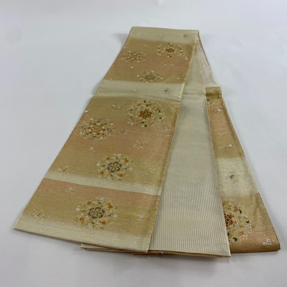 【美品】 袋帶 秀品級 華紋 花唐草紋 金絲 金金箔 米色 六通 純蠶絲