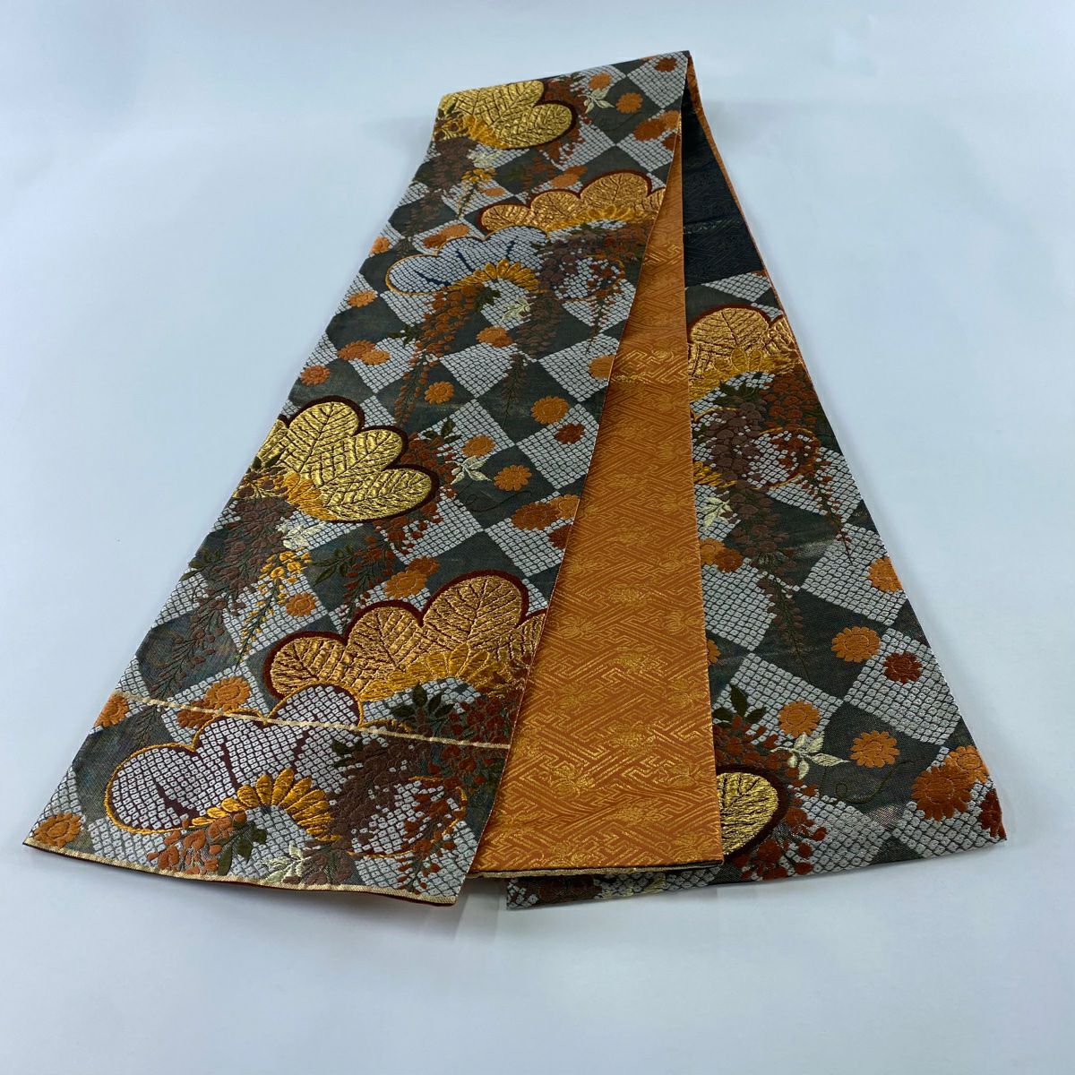 袋帶 秀品級 關西仕立 雨松樹 藤 刺繡 金線 灰色 六通 純蠶絲