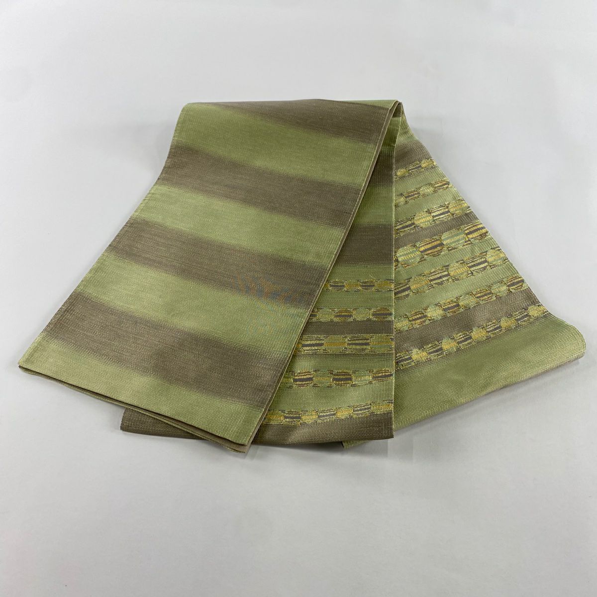 【美品】 袋帶 名品級 幾何學 縞 金絲 薄綠 お太鼓圖案 純蠶絲