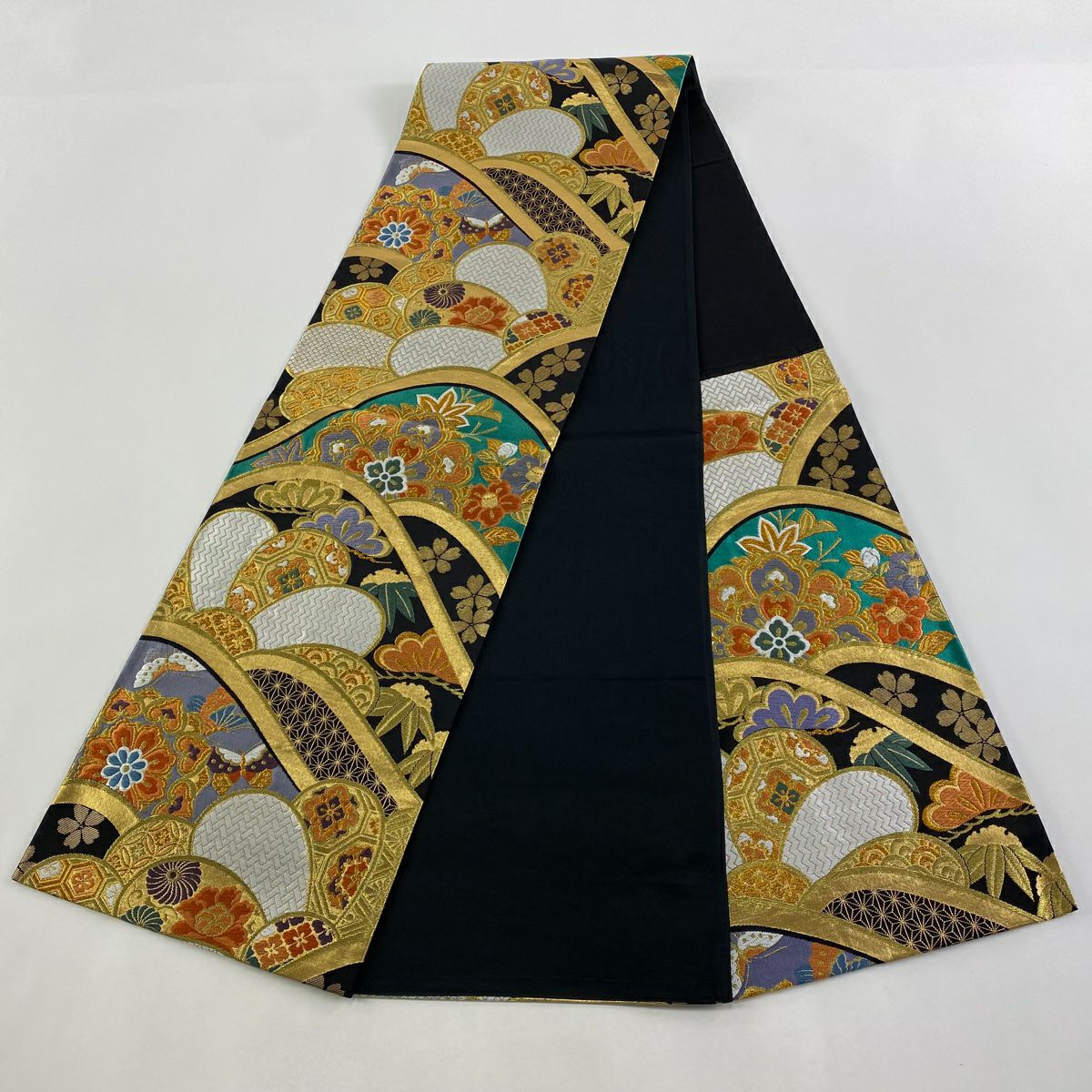 【美品】 袋帶 秀品級 華紋 蝶 唐織 金絲 黑 六通 純蠶絲