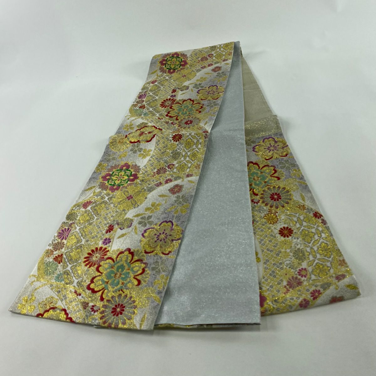 【美品】 袋帶 秀品級 華紋 熨斗紋 金金箔 金銀彩 灰白 六通 純蠶絲