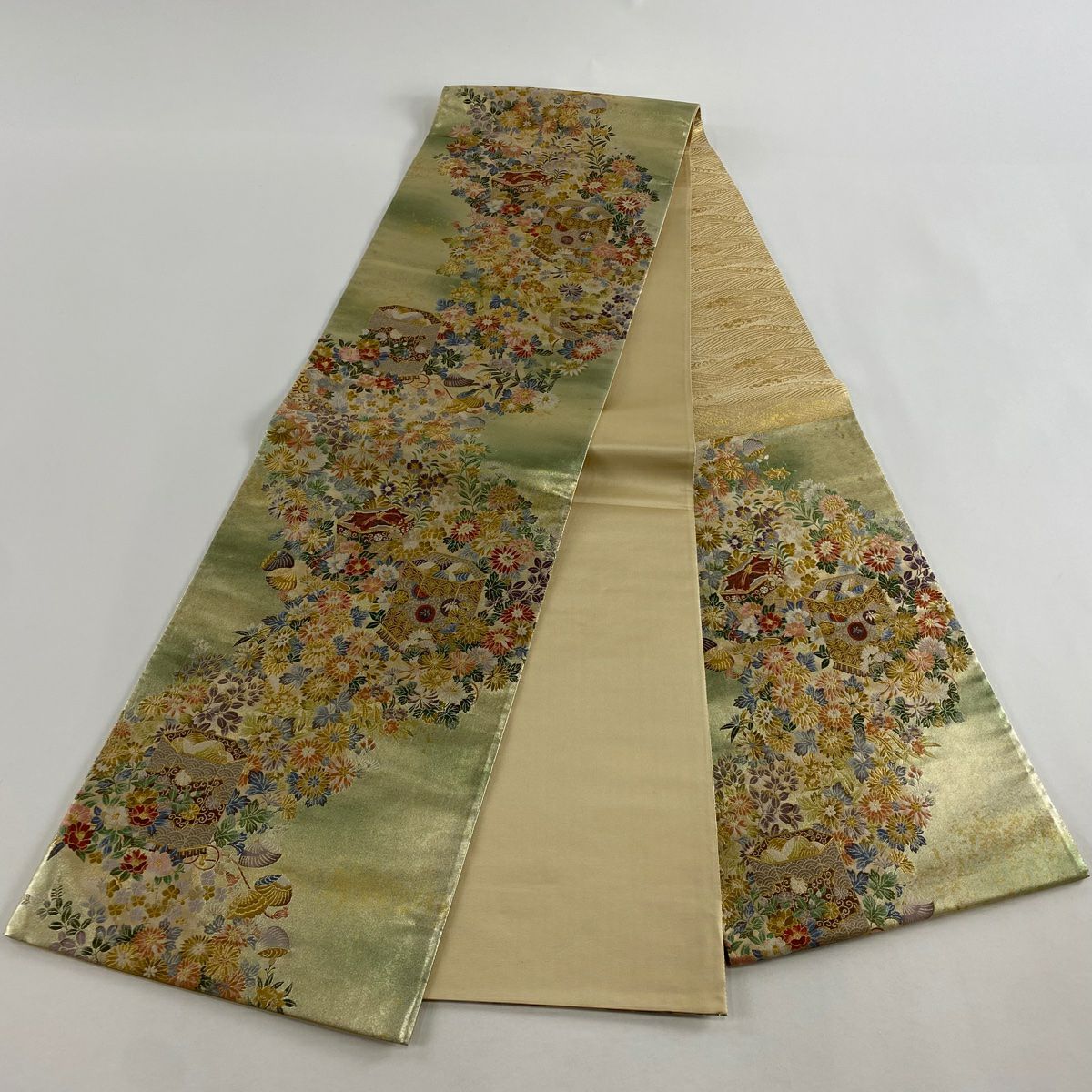 【美品】 袋帶 秀品級 加賀夢想 引金箔紹 貝桶 草花紋紋 金金箔 金 六通 純蠶絲