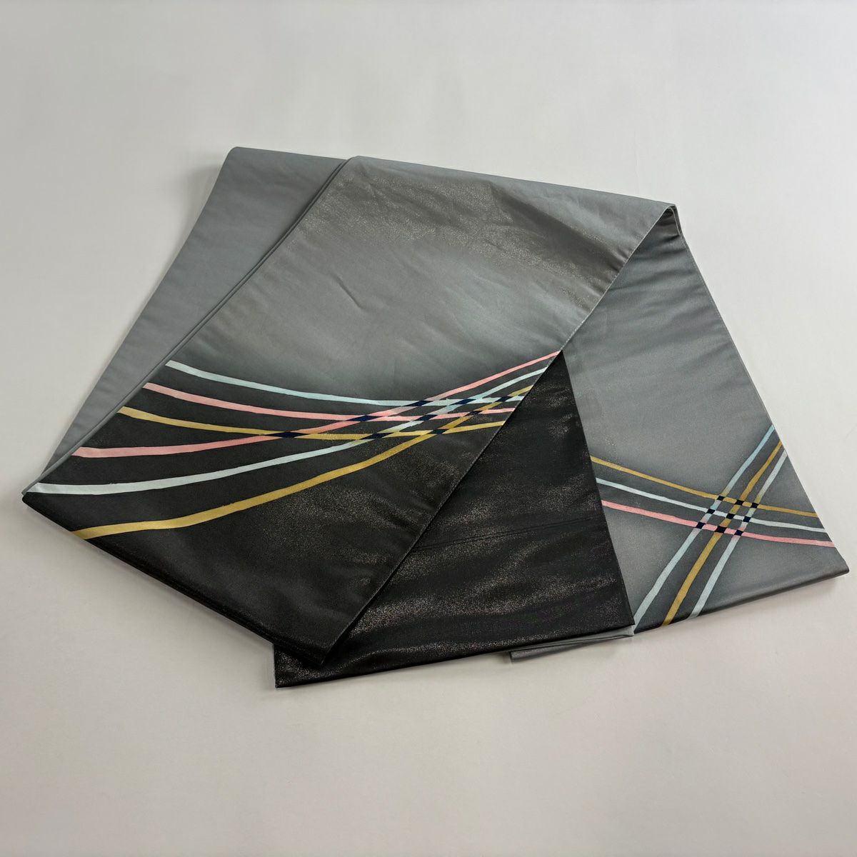 【美品】 袋帶 秀品級 幾何學圖案 銀通過 渲染 墨色 大鼓圖案 純蠶絲