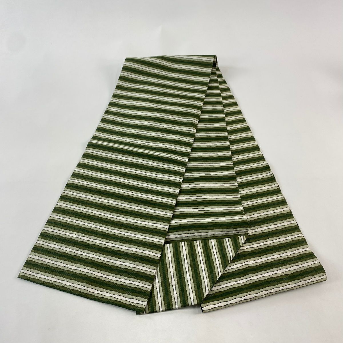【美品】 名古屋帶 名品級 八寸名古屋帶 松樹葉仕立 雜色條紋 綠 純蠶絲