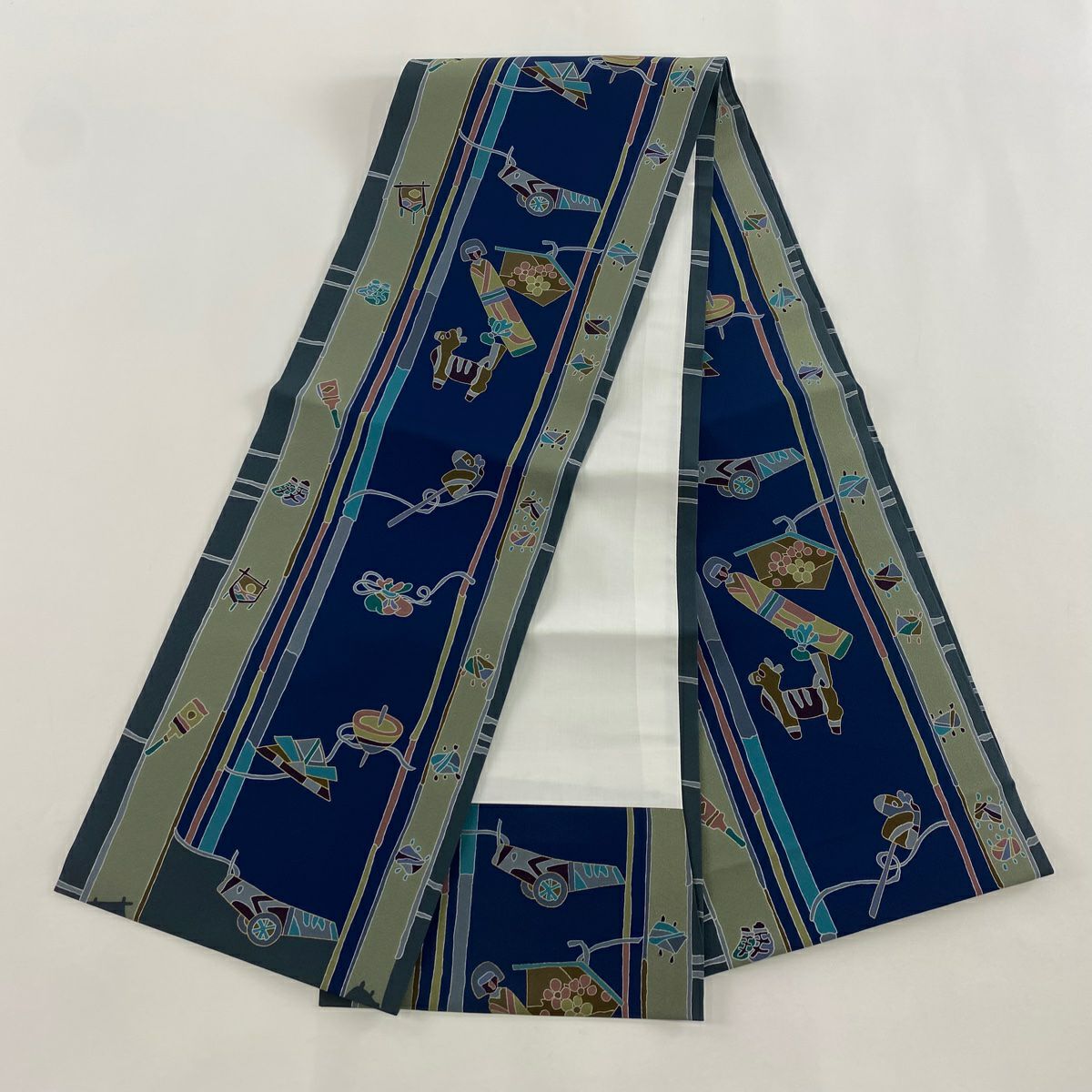 【美品】 開口名古屋帶 秀品級 獨樂 巾包 金彩裝飾 深藍 純蠶絲