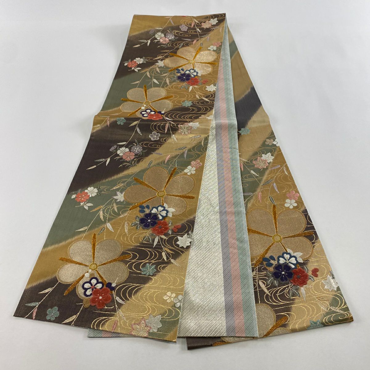 【美品】 袋帶 秀品級 草花紋紋 流水 金銀彩 金金箔 米色 六通 純蠶絲