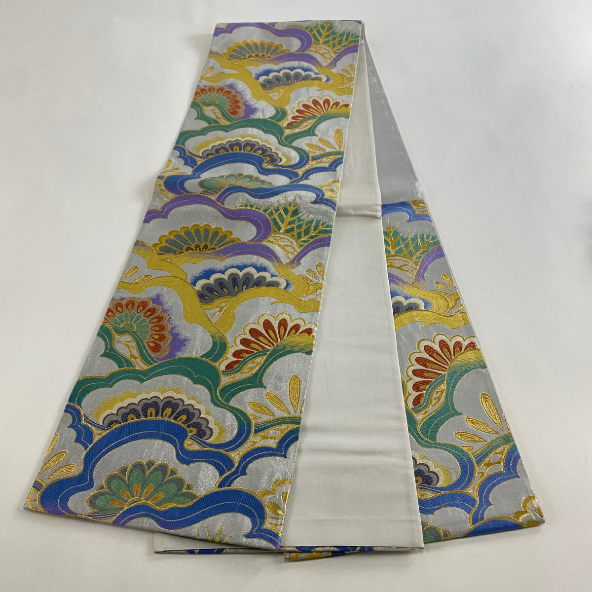 【美品】 袋帶 秀品級 松樹 金絲 唐織 銀色 六通 純蠶絲