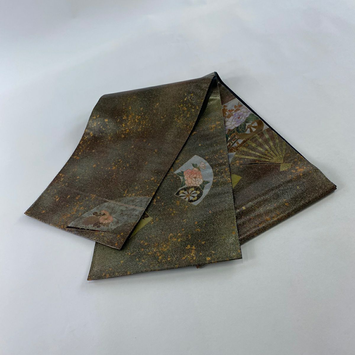 【美品】 袋帶 秀品級 扇子 花車 金金箔 螺鈿金金箔 茶紫 お太鼓圖案 純蠶絲