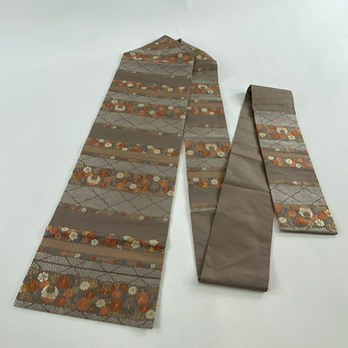 【美品】 名古屋帶 秀品級 草花紋紋 段紋 金絲 唐織 灰茶 純蠶絲