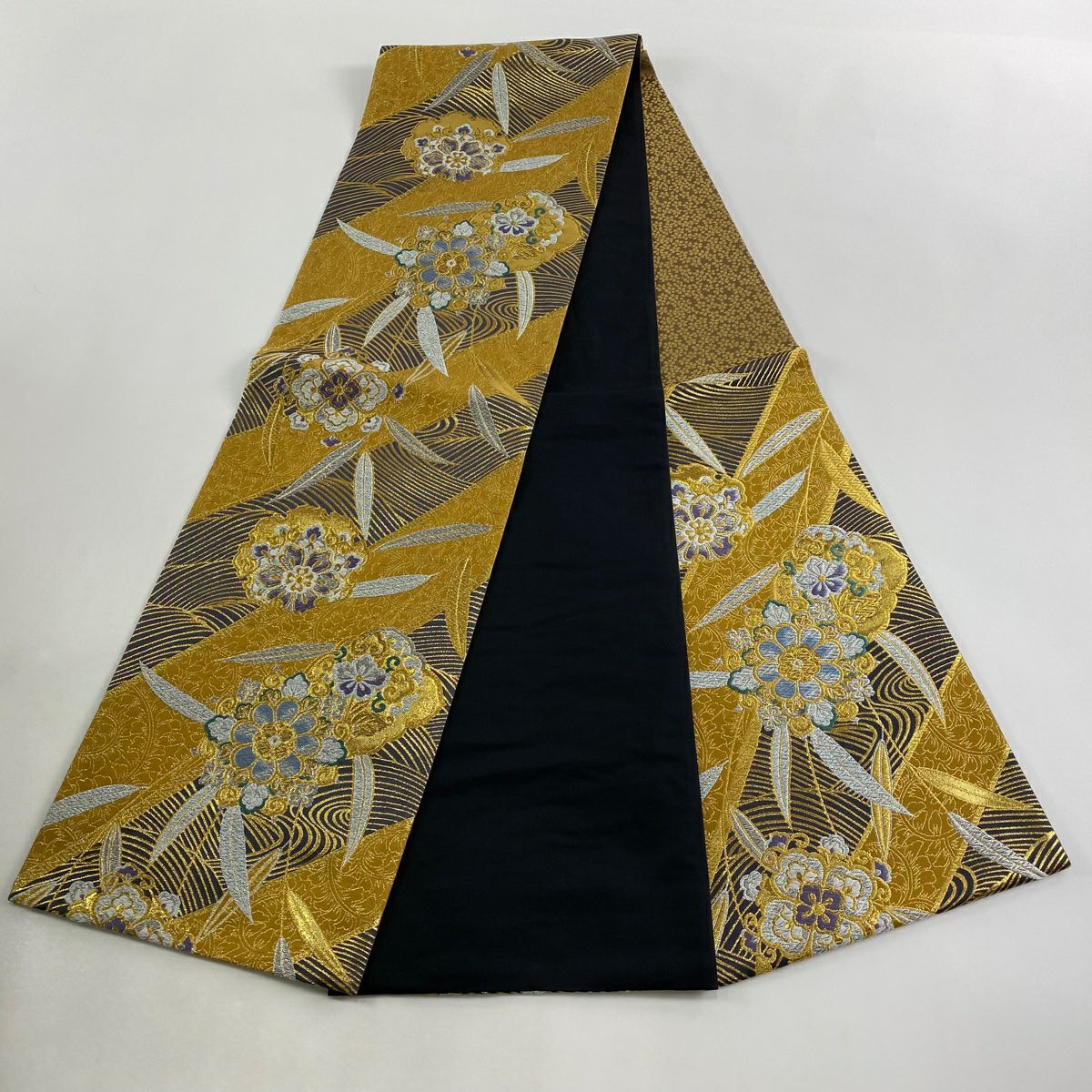 【美品】 袋帶 秀品級 雪輪 華紋 金銀彩 金金箔 金 六通 純蠶絲