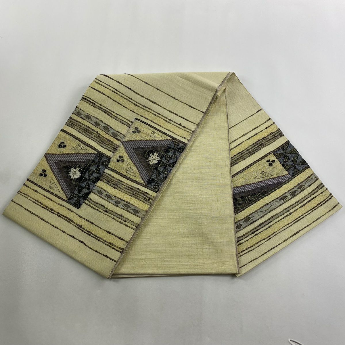【美品】 袋帶 秀品級 八寸名古屋帶 縞 幾何圖案 金彩裝飾 淺黃 大鼓圖案 純蠶絲