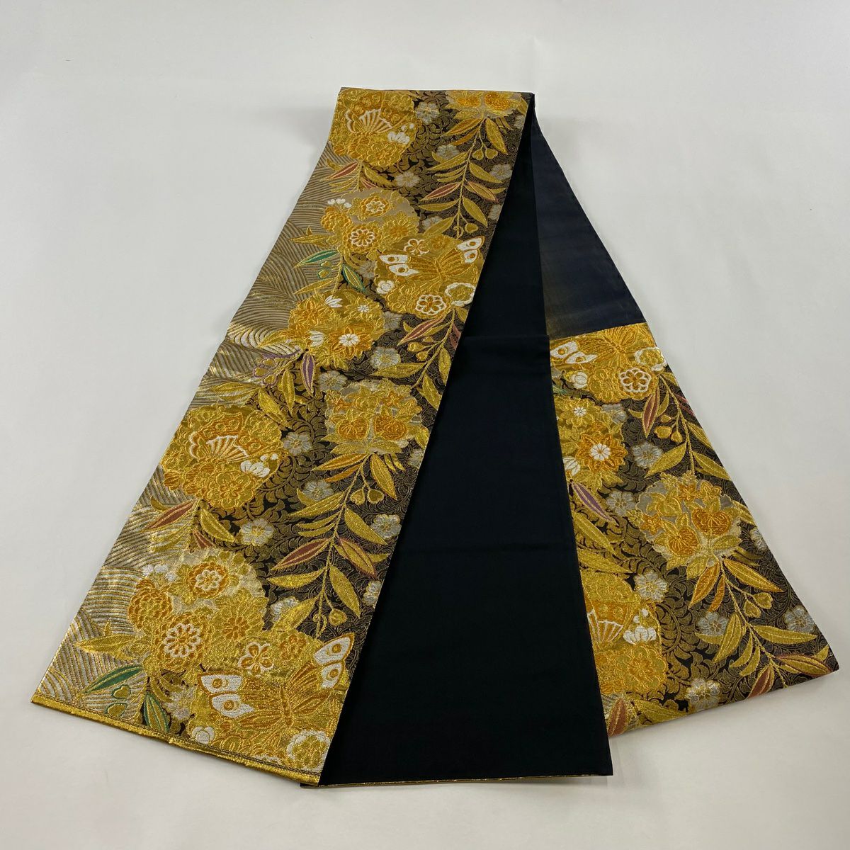 【美品】 袋帶 秀品級 花丸紋 蝴蝶 金絲 金金箔 黑 六通 純蠶絲