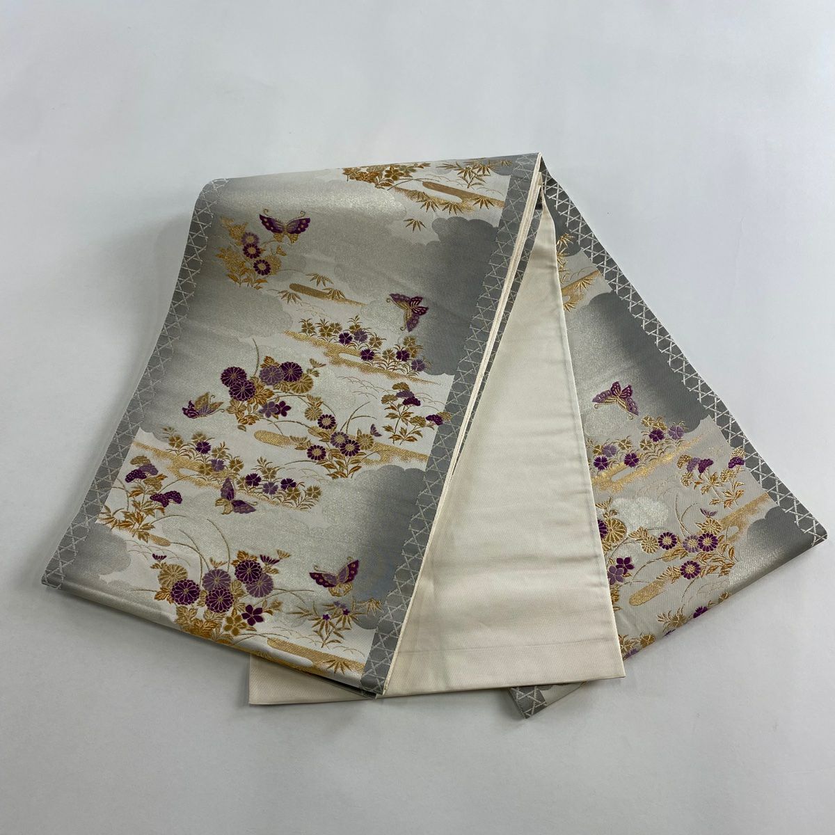 【美品】 袋帶 名品級 帝王紫 落款 秋草 蝶 金糸 金金箔 灰白 お太鼓柄 純蠶絲