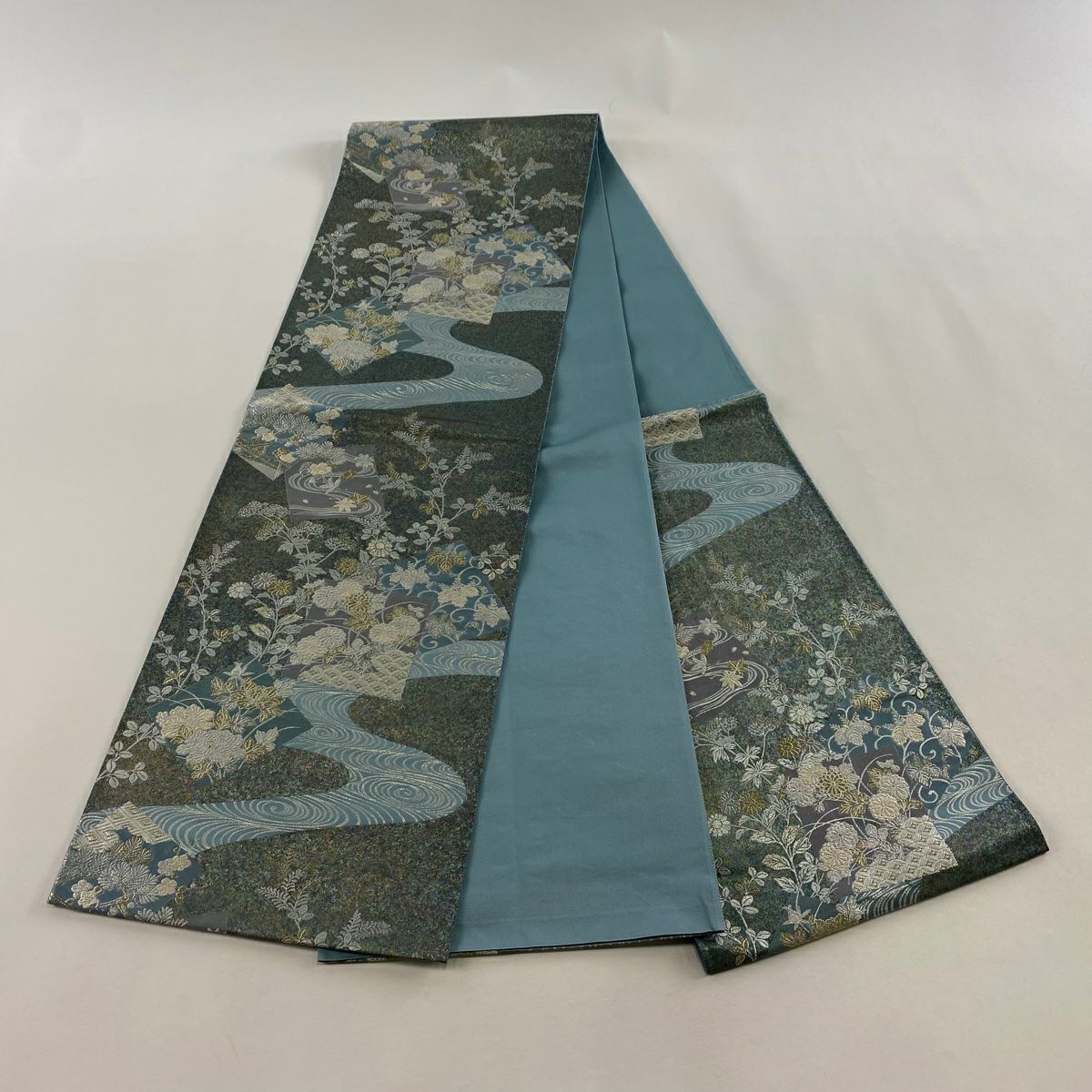 【美品】 袋帶 名品級 じゅらく 落款あり 色紙 草花紋 金銀彩 金金箔 青灰 深藍色 六通 純蠶絲