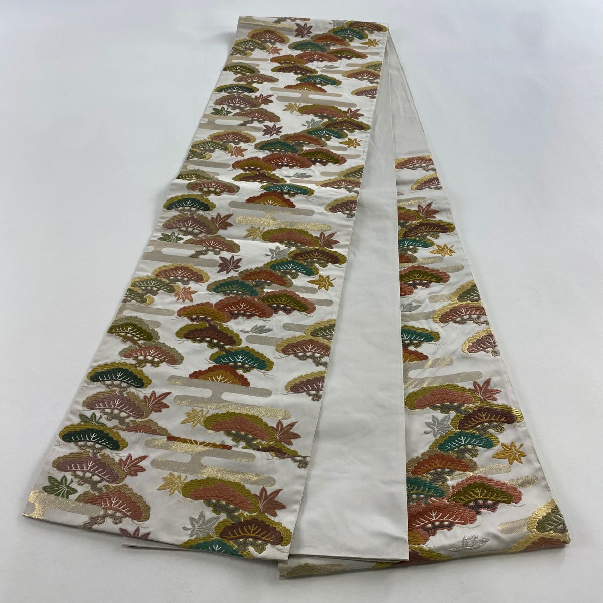 【美品】 袋帶 秀品級 笠松樹 ヱ霞 唐織 金金箔 灰白 六通 純蠶絲