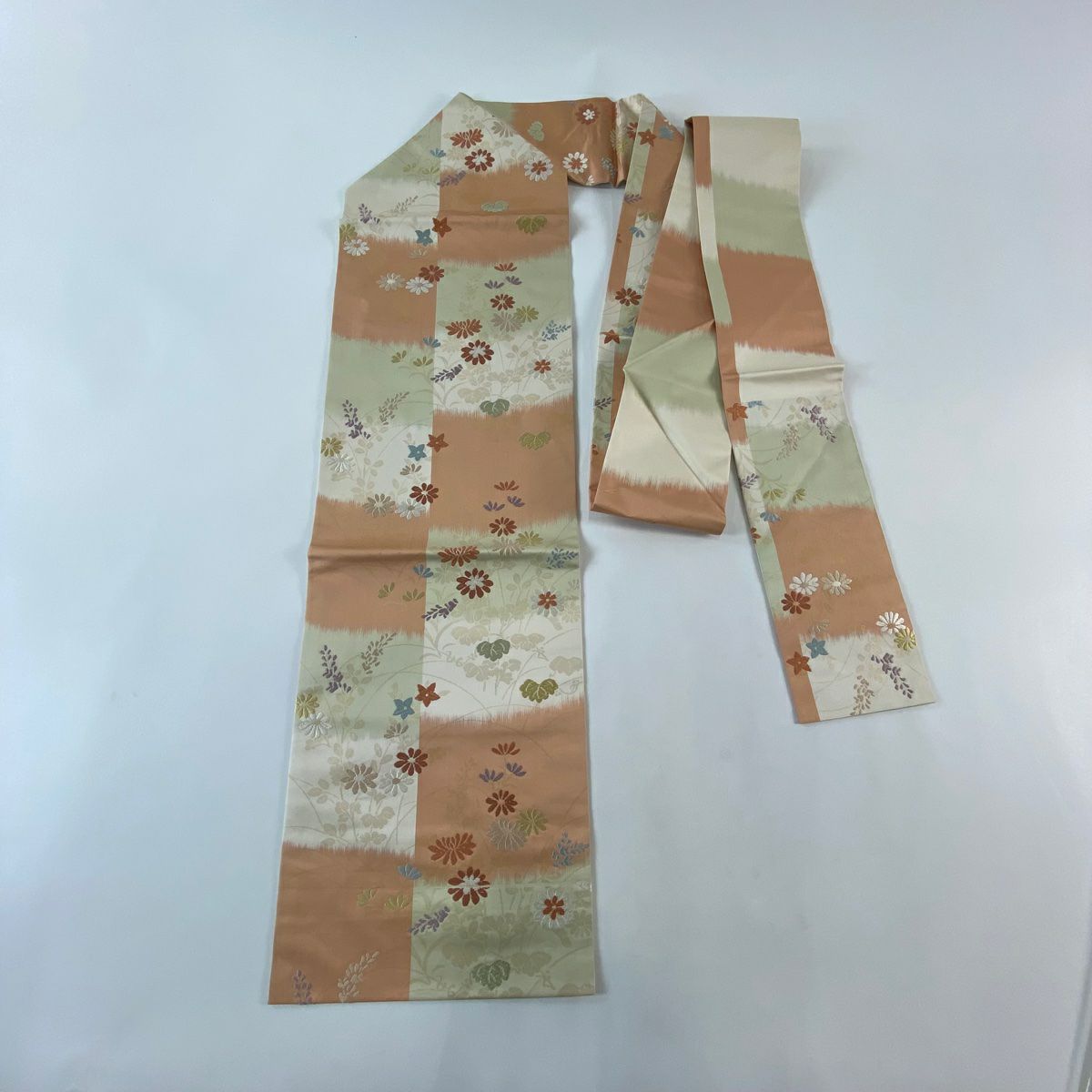 【美品】名古屋帶 秀品級 草花紋紋 唐織 金線 淺橙色 純蠶絲