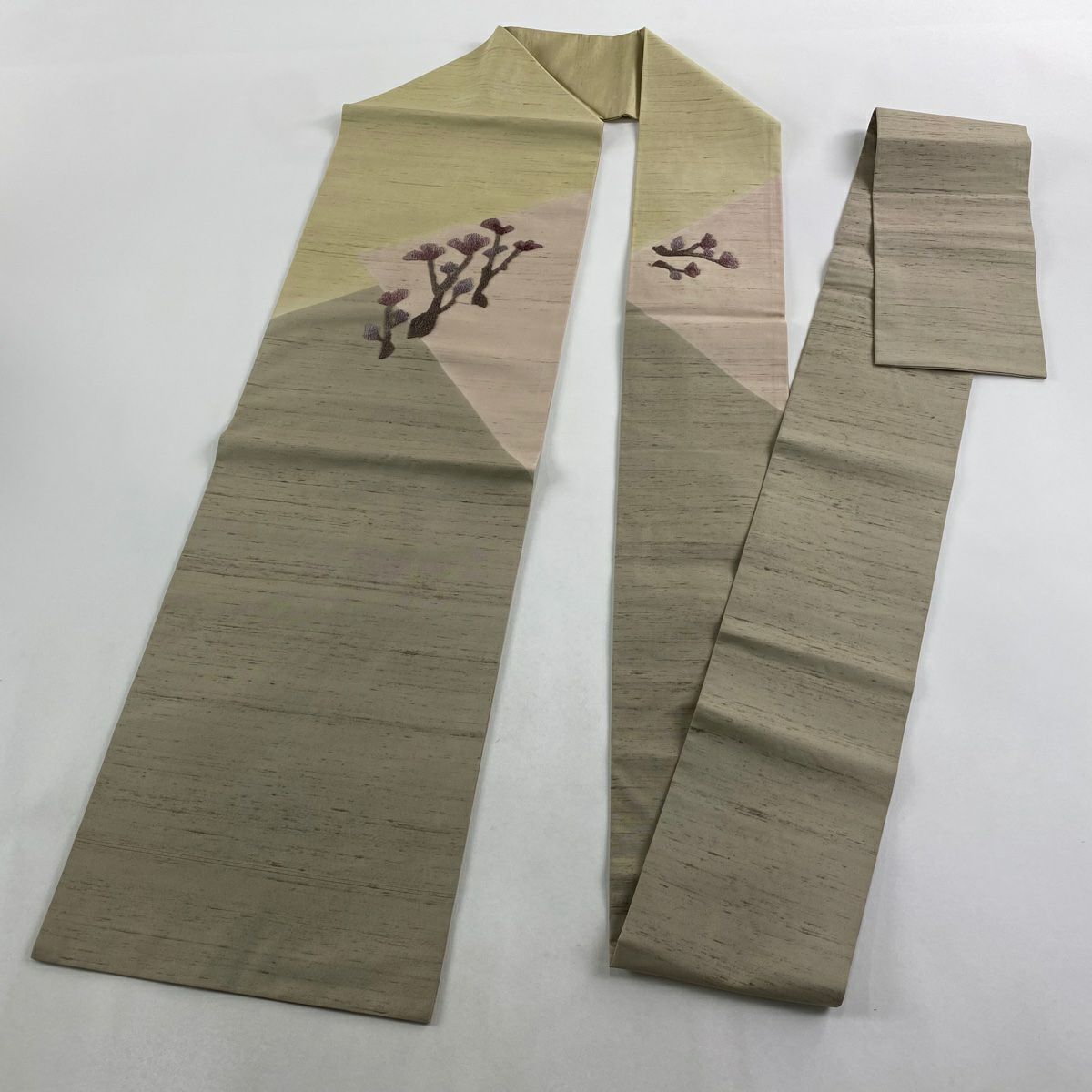 名古屋帶 秀品級 紬織織 草花紋紋 幾何學圖案 刺繡 灰茶 純蠶絲