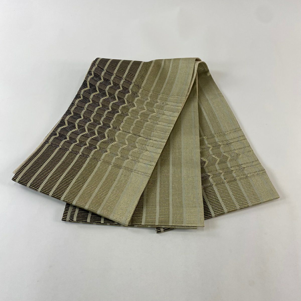 【美品】 袋帶 名品級 ますいわ屋 縞 幾何學 金絲 鶯綠色 お太鼓圖案 純蠶絲