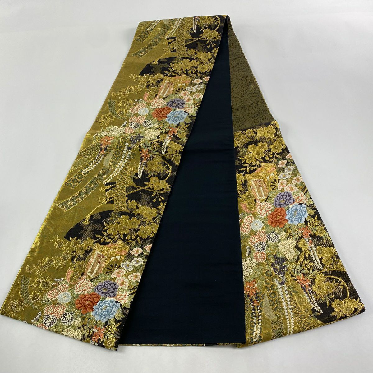 【美品】 袋帶 秀品級 大和 御所車 牡丹 金絲 金金箔 金色 六通 純蠶絲
