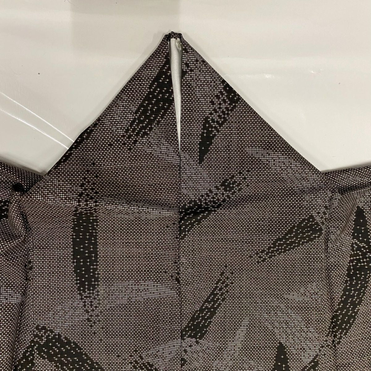 【美品】 紬織 身長162cm 袖長66cm M 雙層 葉 幾何圖案 焦茶 純蠶絲 秀品級