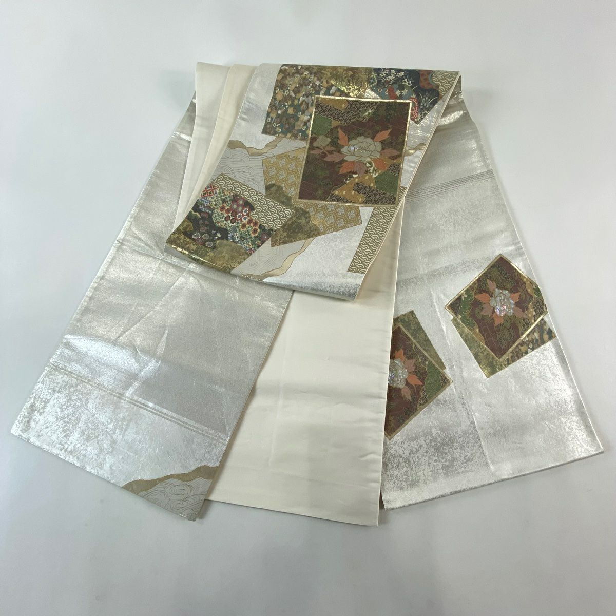 【美品】 袋帶 秀品級 草花紋 色紙 螺鈿金金箔 金銀彩 純蠶絲