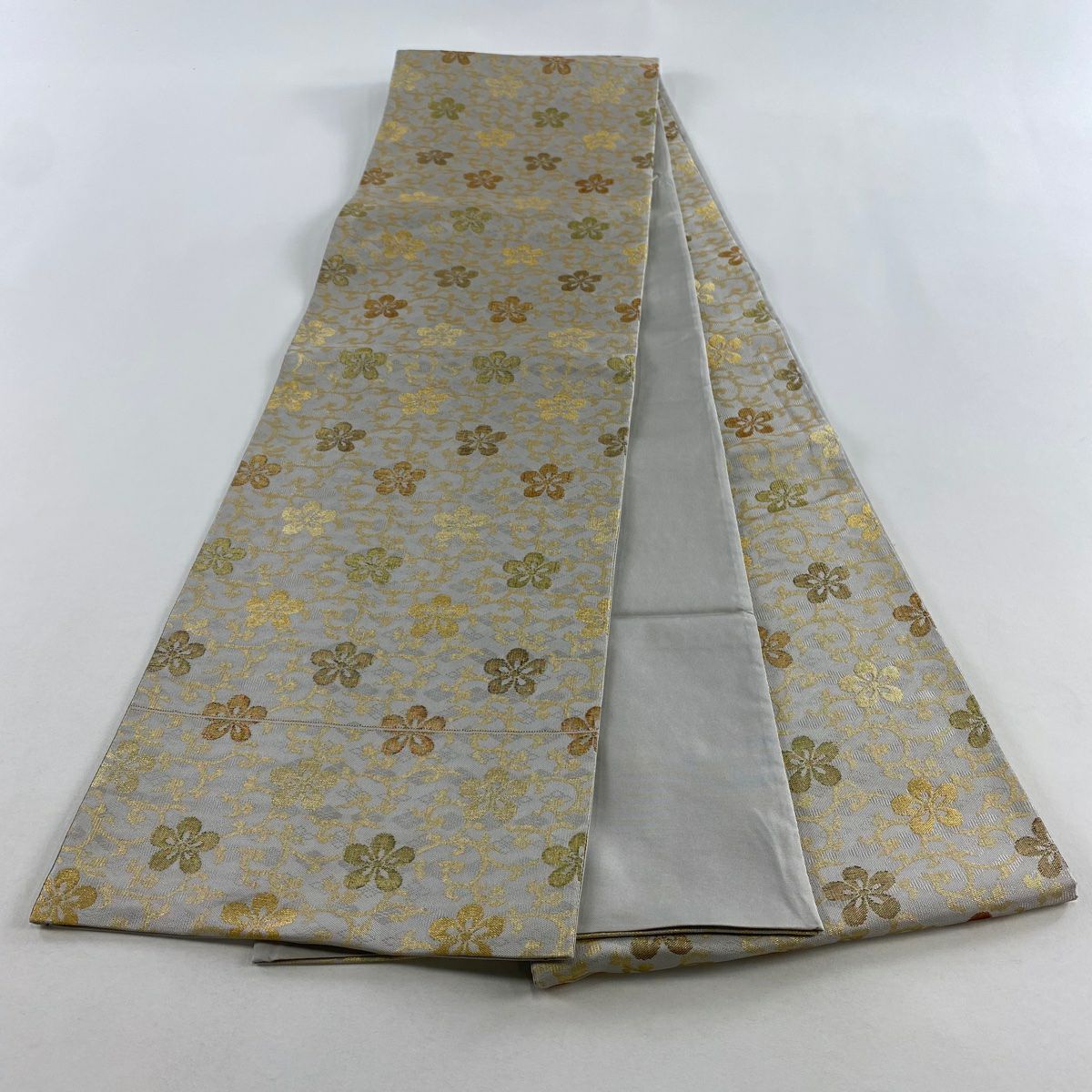 【美品】 袋帶 名品級 ますいわ屋 名物裂文 花唐草紋 金金箔 金絲 灰色 全通 純蠶絲