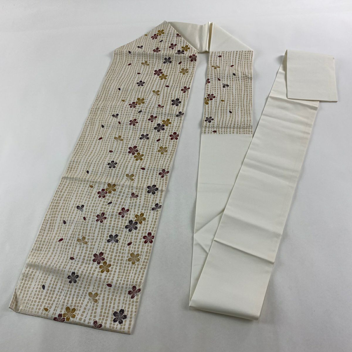 【美品】 名古屋帶 秀品級櫻花花瓣唐織奶油純蠶絲