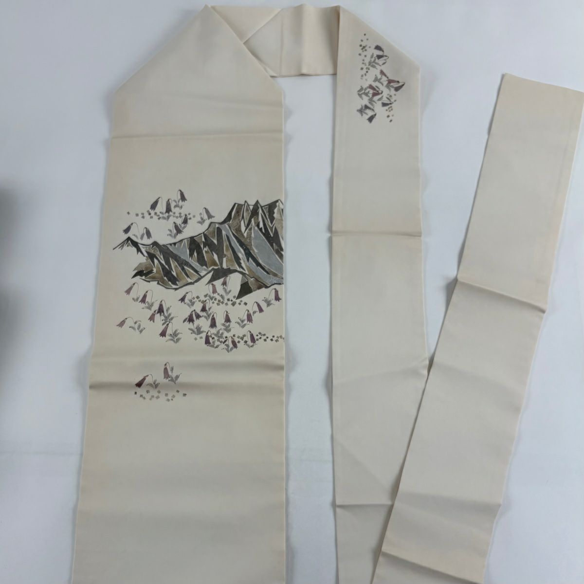 名古屋帶 秀品級 山並 草花紋 金銀彩 銀線 奶油色 純蠶絲